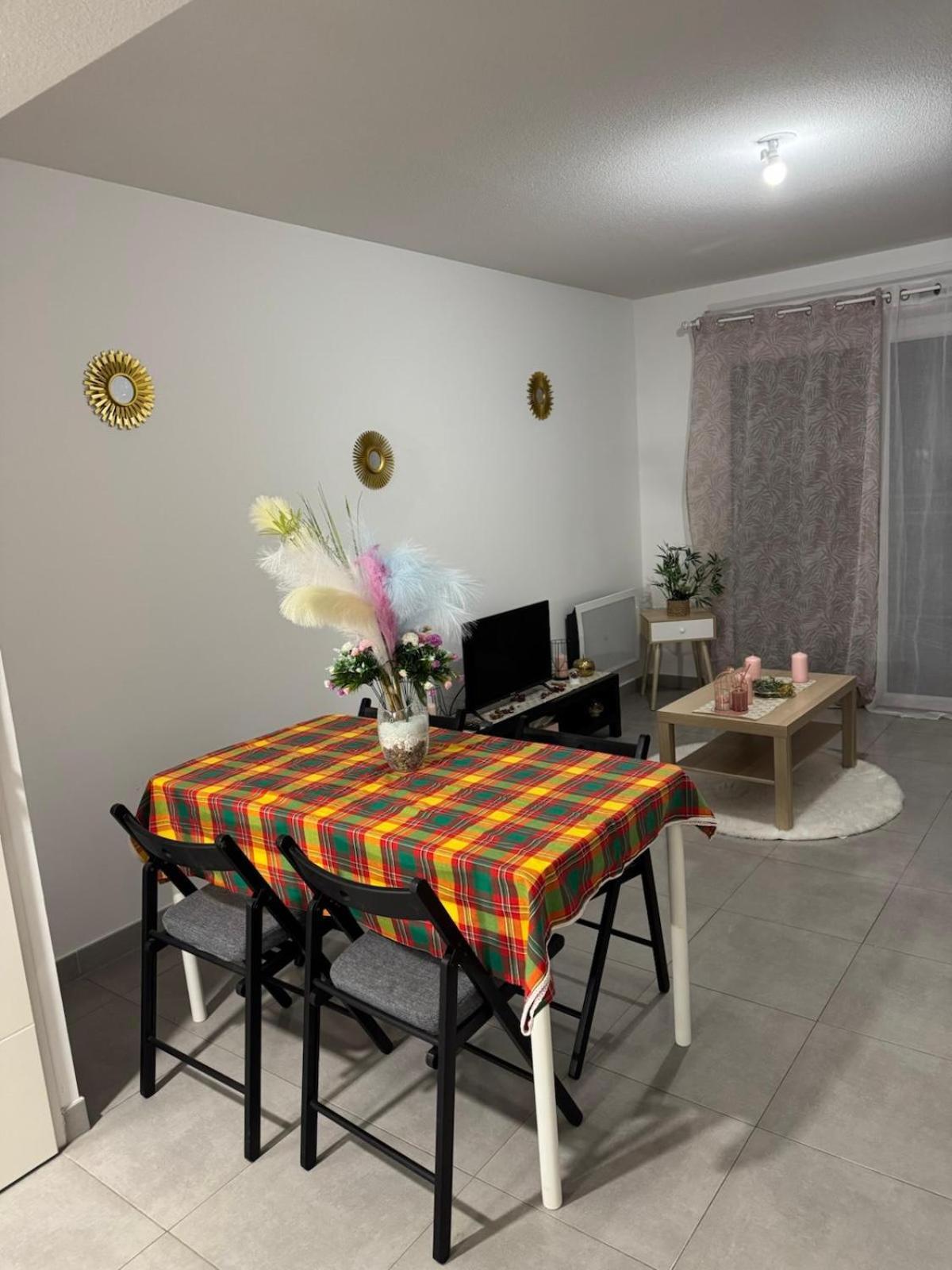 Beau T2 Arlesien Apartment *